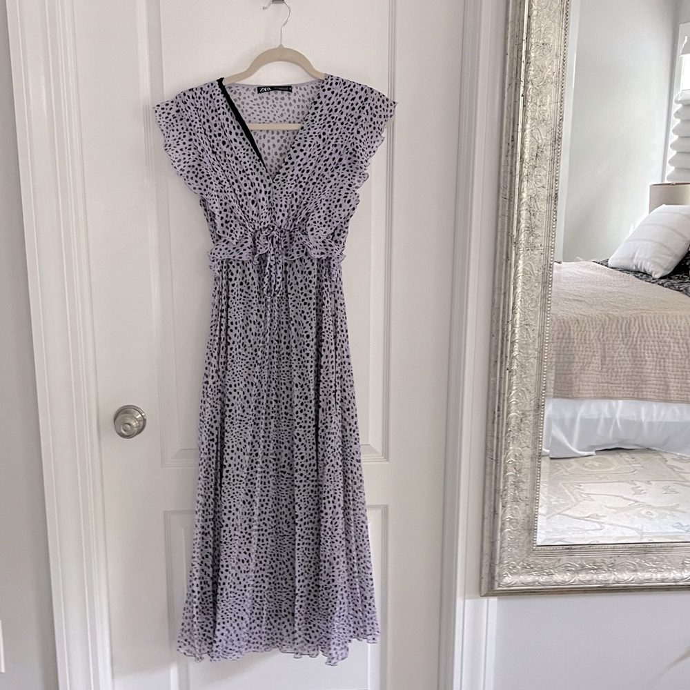 Pretty, pleated, purple Zara dress in fun animal print - size XS